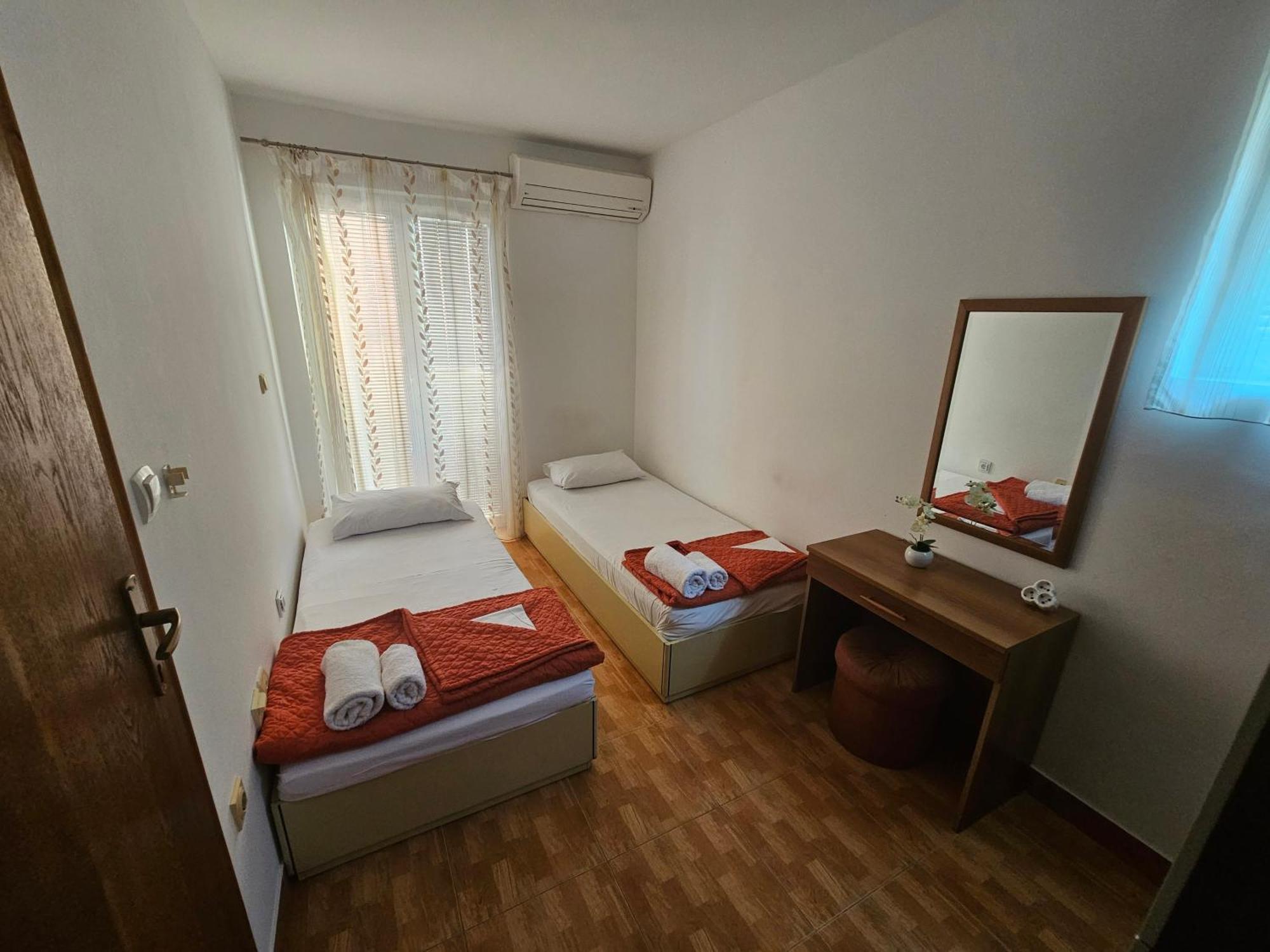 Apartments Drobni Pijesak Petrovac 客房 照片