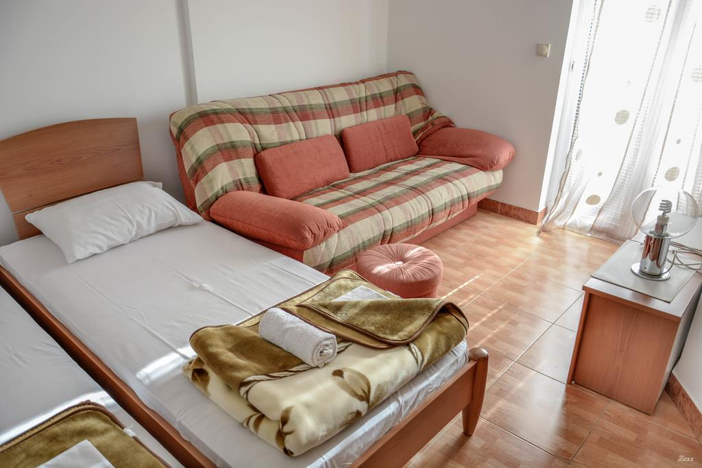 Apartments Drobni Pijesak Petrovac 外观 照片