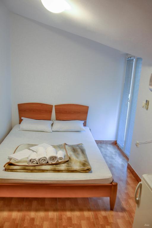 Apartments Drobni Pijesak Petrovac 外观 照片