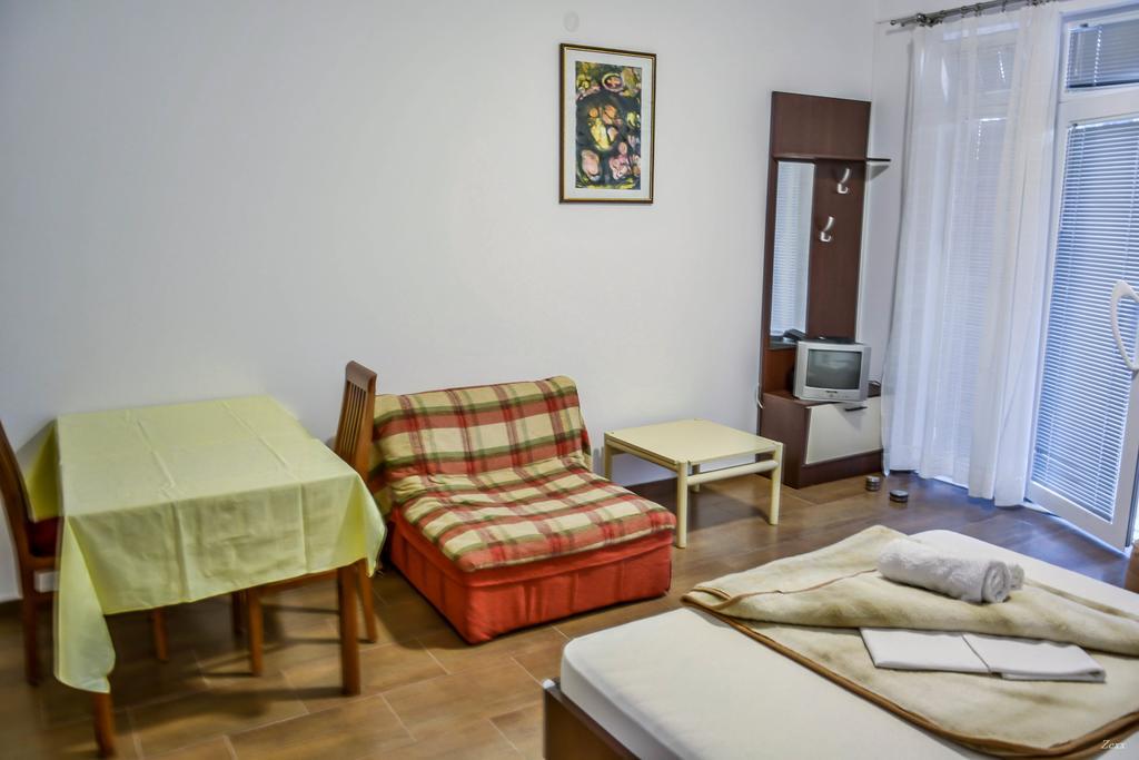 Apartments Drobni Pijesak Petrovac 外观 照片