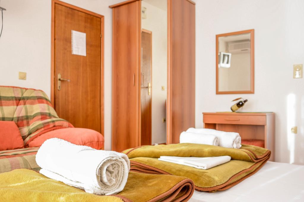 Apartments Drobni Pijesak Petrovac 外观 照片