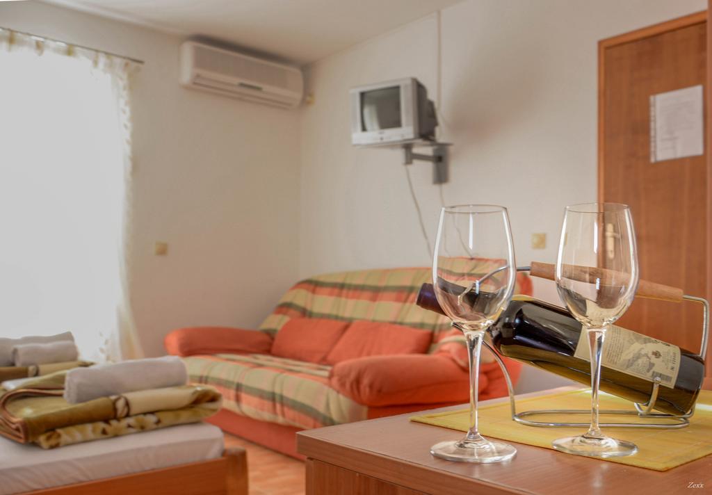 Apartments Drobni Pijesak Petrovac 外观 照片